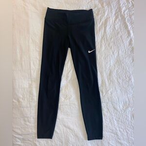 Nike woman’s black leggings